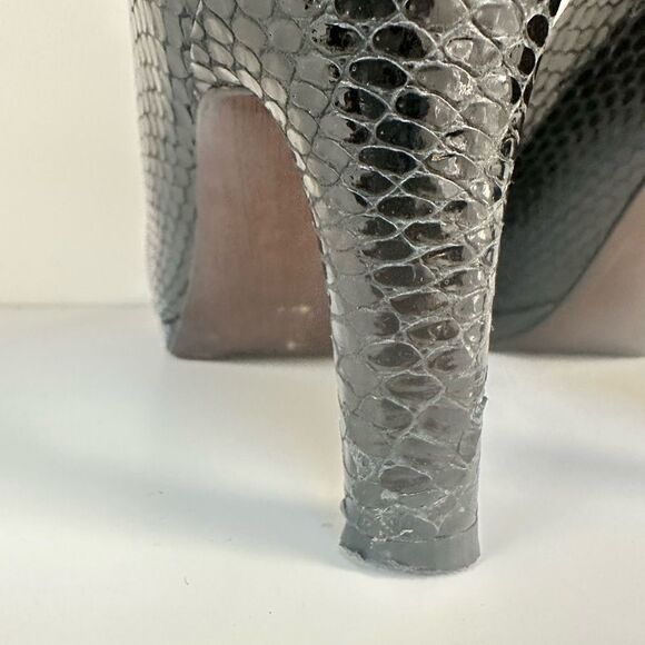 Stuart Weitzman Black Snakeskin Pumps, 7.5 - Picture 6 of 11
